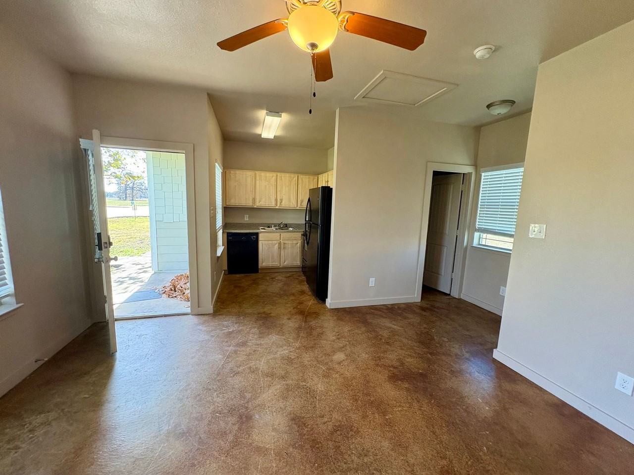 The Commons 1200 W 16th St #12 - Photo 6 of 10