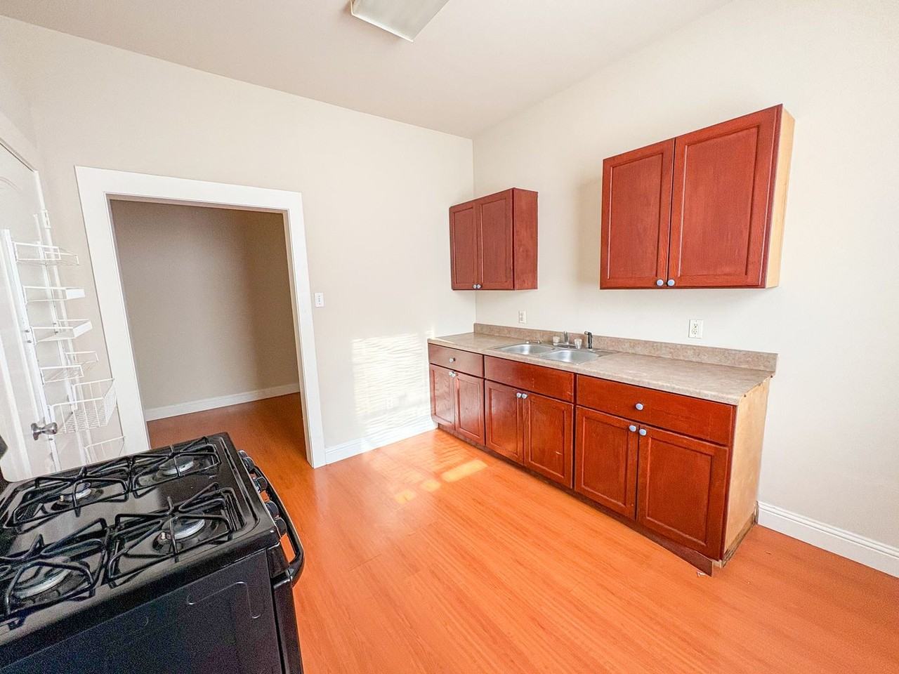 2208 Sanger Ave Apt 1-4 #3 - Photo 3 of 5