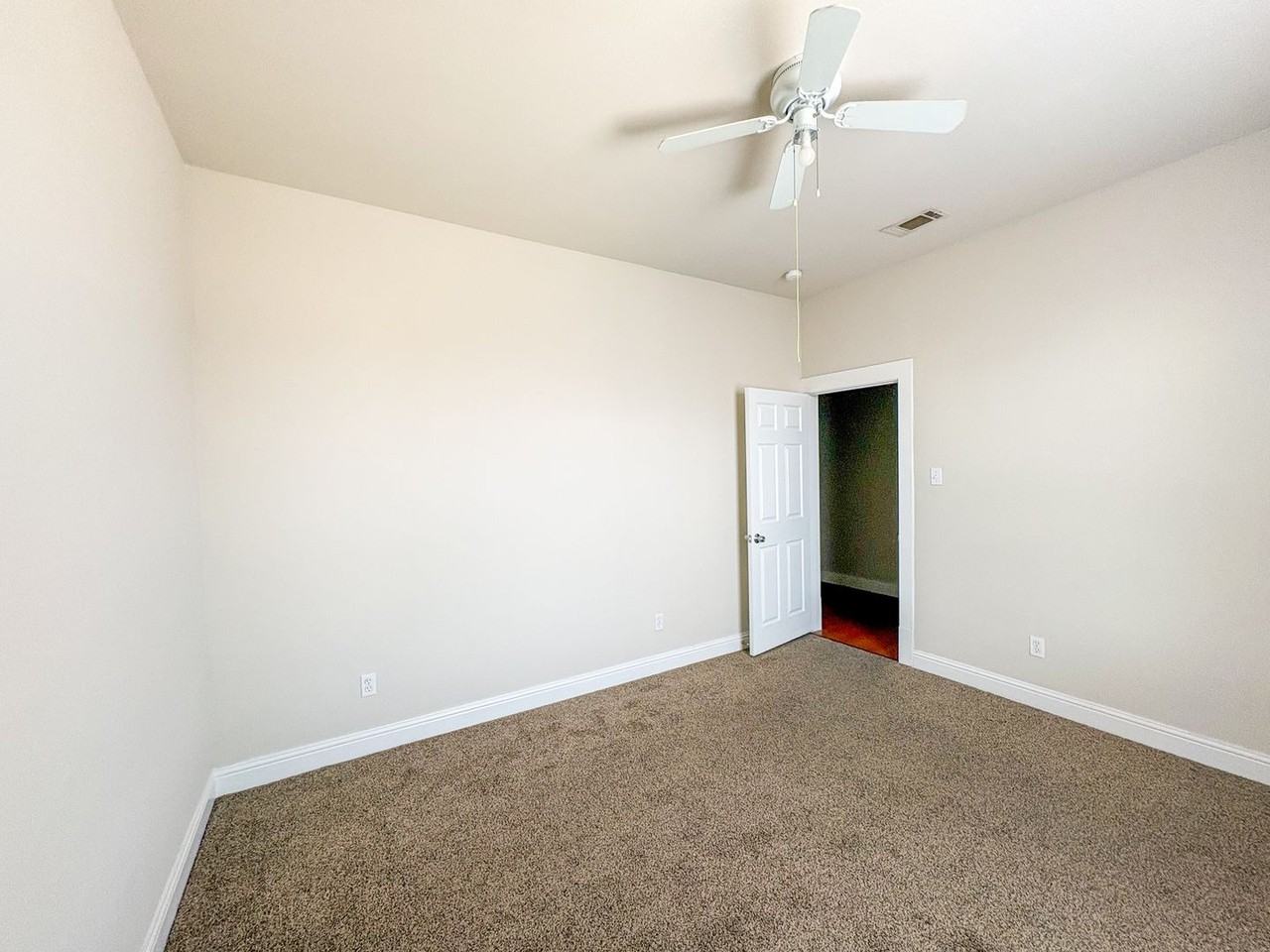 2208 Sanger Ave Apt 1-4 #3 - Photo 5 of 5