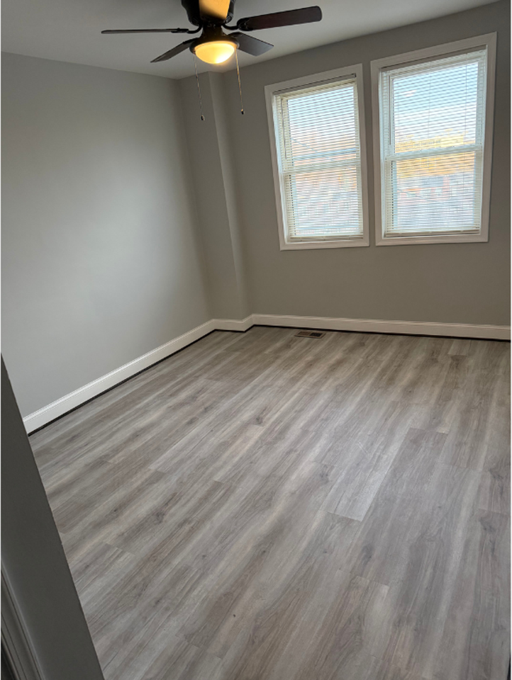 3831 Derby Manor Dr - Photo 4 of 18