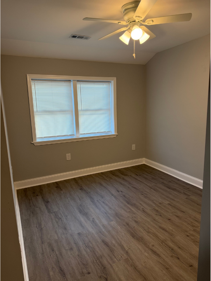 1271 Limit Ave - Photo 7 of 32