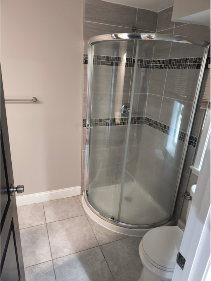 1932 Bank St #3A - Photo 3 of 34