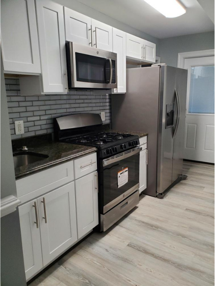 3247 Magnolia Ave #C - Photo 4 of 30