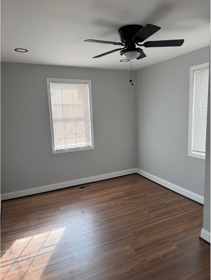 101 N Edgewood St - Photo 3 of 7