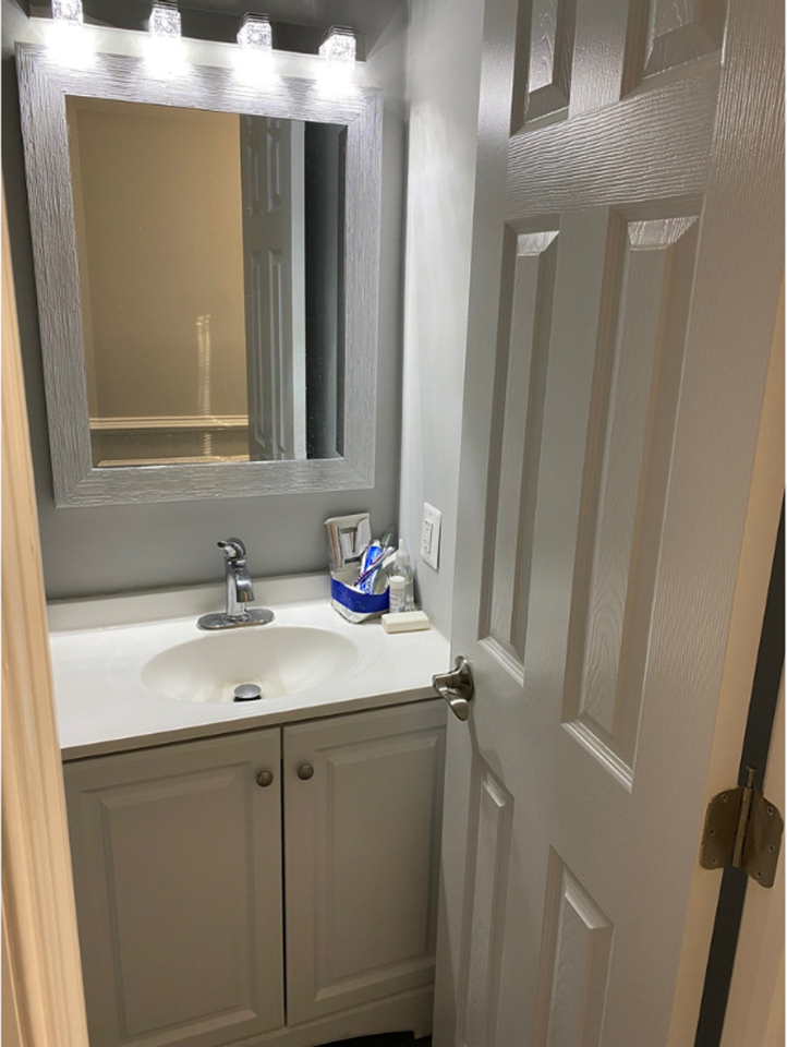 438R Main St #8 - Photo 2 of 6