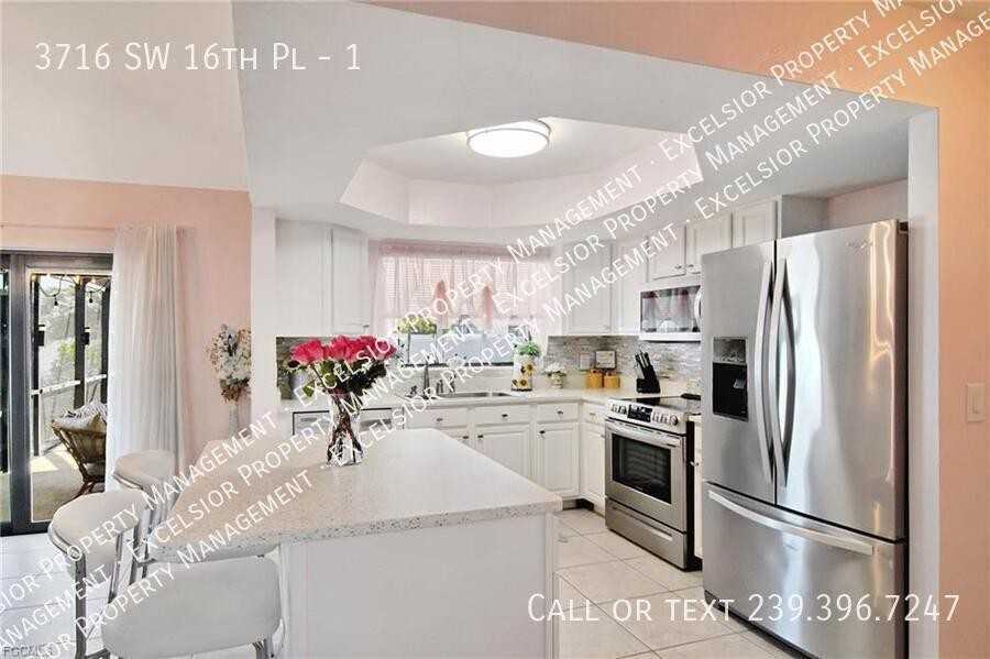3716 Sw 16th Pl #1 - Photo 3 of 32