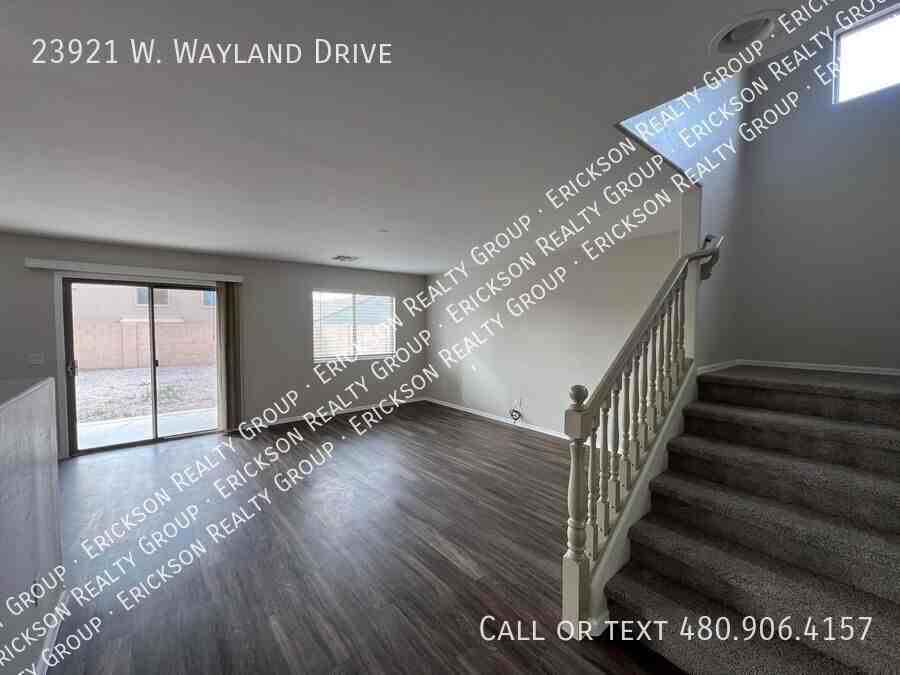 23921 W Wayland Dr - Photo 5 of 31