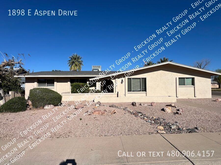 1898 E Aspen Dr