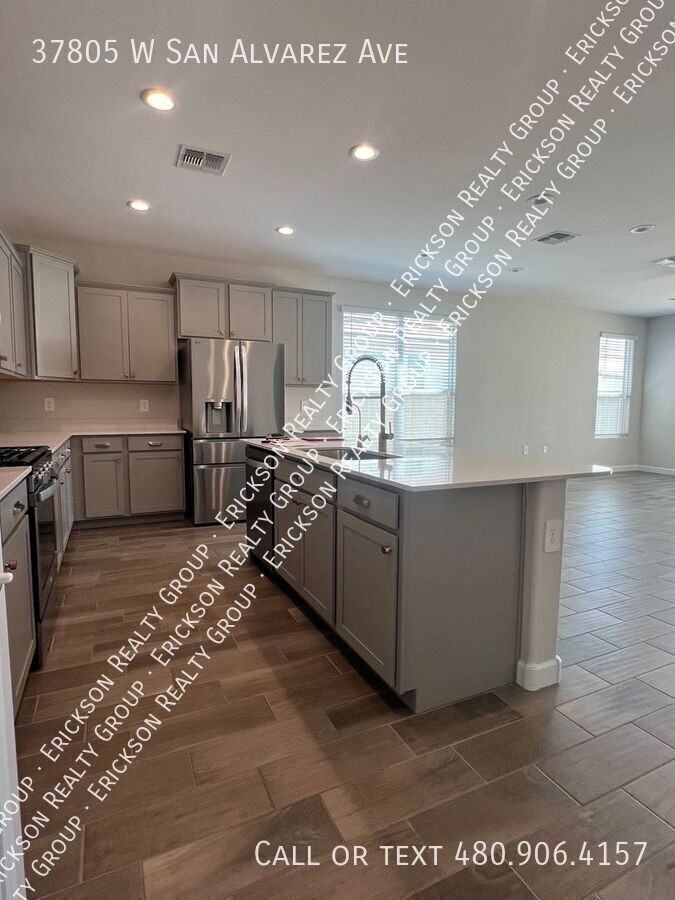 37805 W San Alvarez Ave - Photo 3 of 32