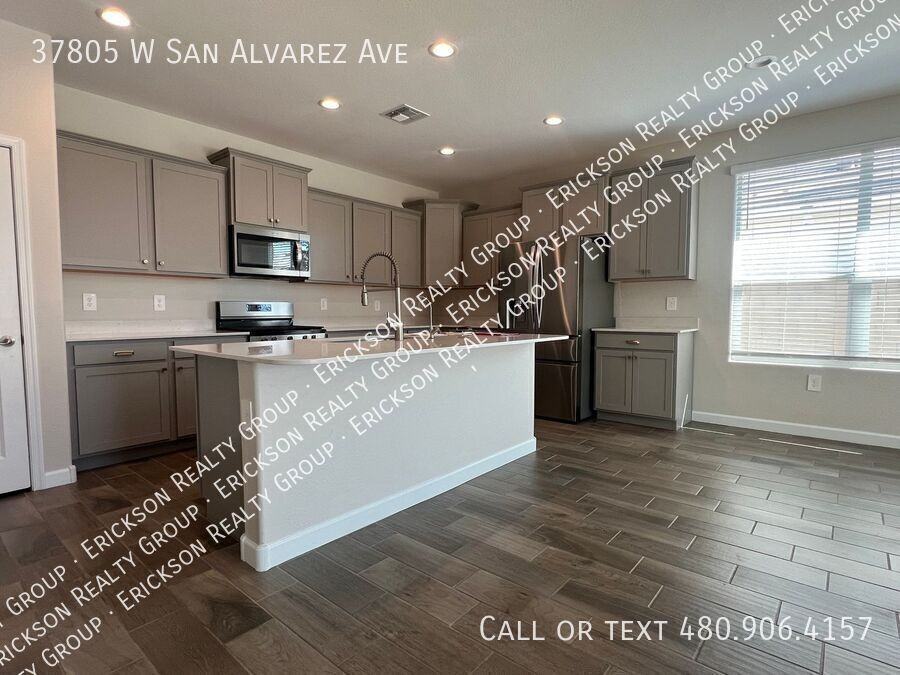 37805 W San Alvarez Ave - Photo 4 of 32