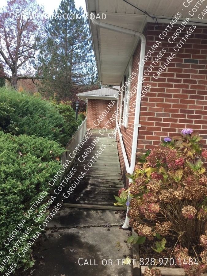 558 Westbrook Rd - Photo 5 of 20