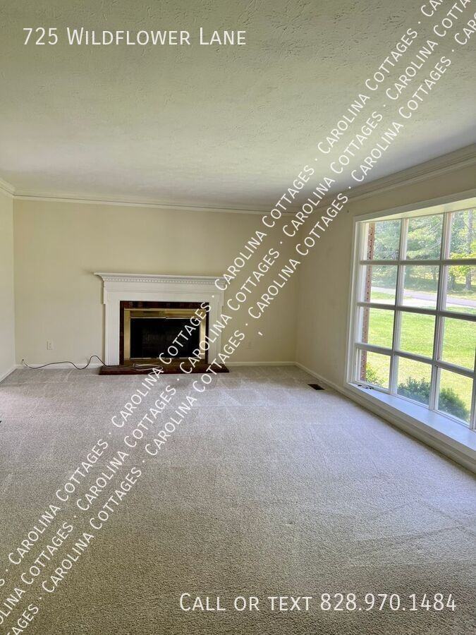 725 Wildflower Ln - Photo 2 of 17