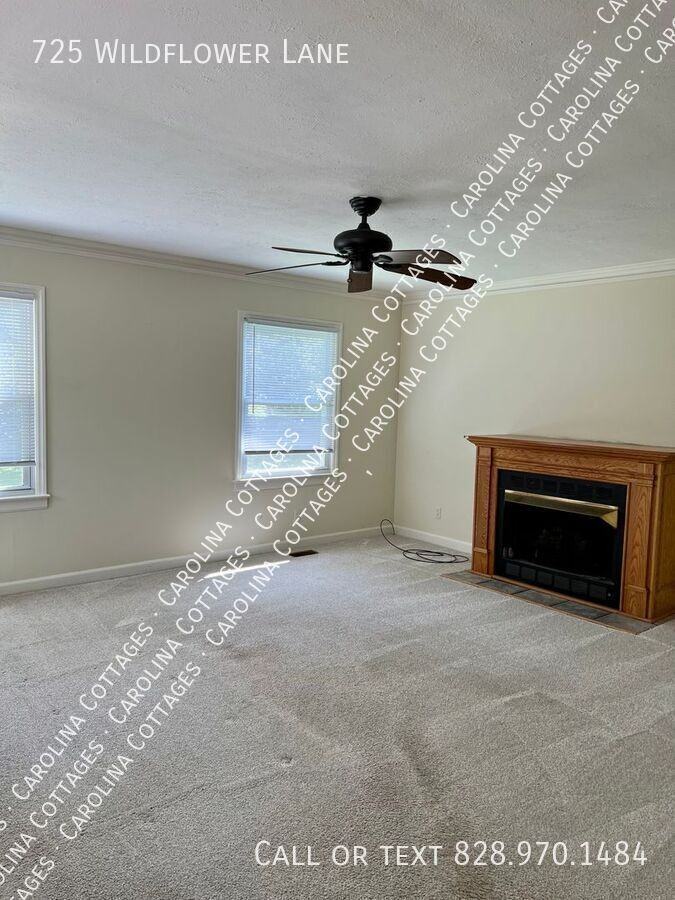 725 Wildflower Ln - Photo 5 of 17