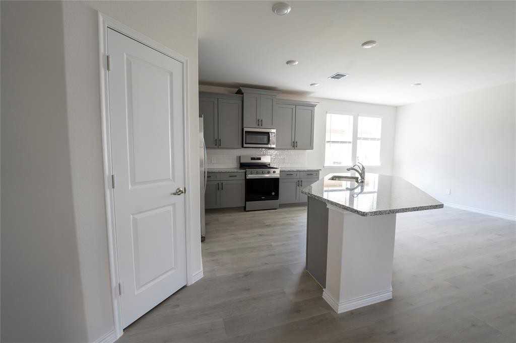 1800 Bleriot Ct #1800 - Photo 7 of 34