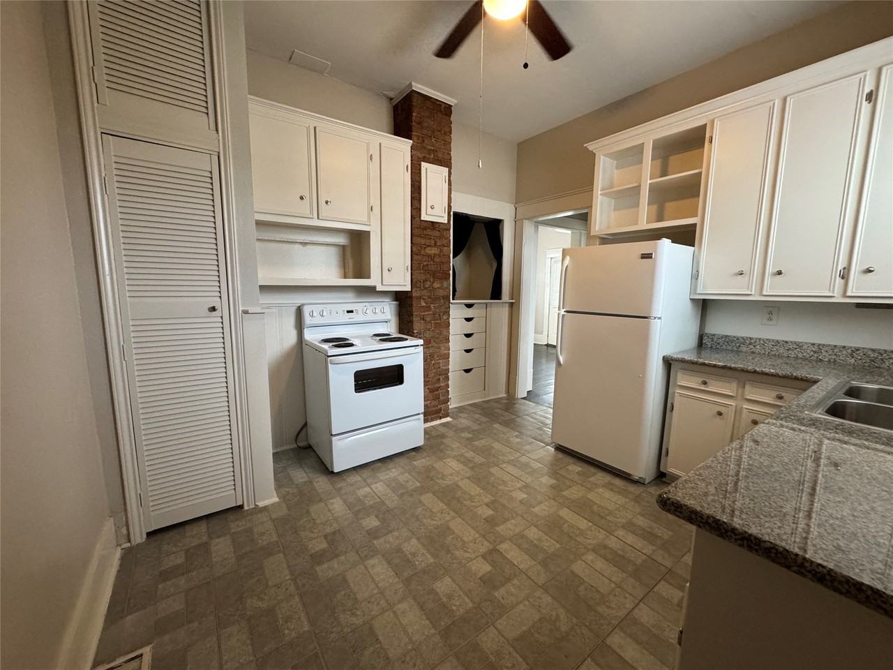 807 8th St #807 - Photo 5 of 14