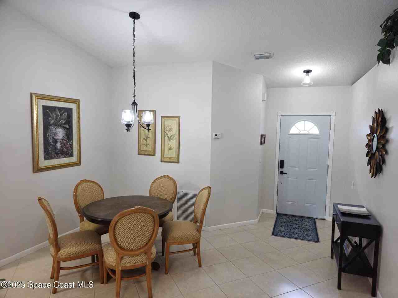 759 Griffin Ave Sw #759 - Photo 7 of 27