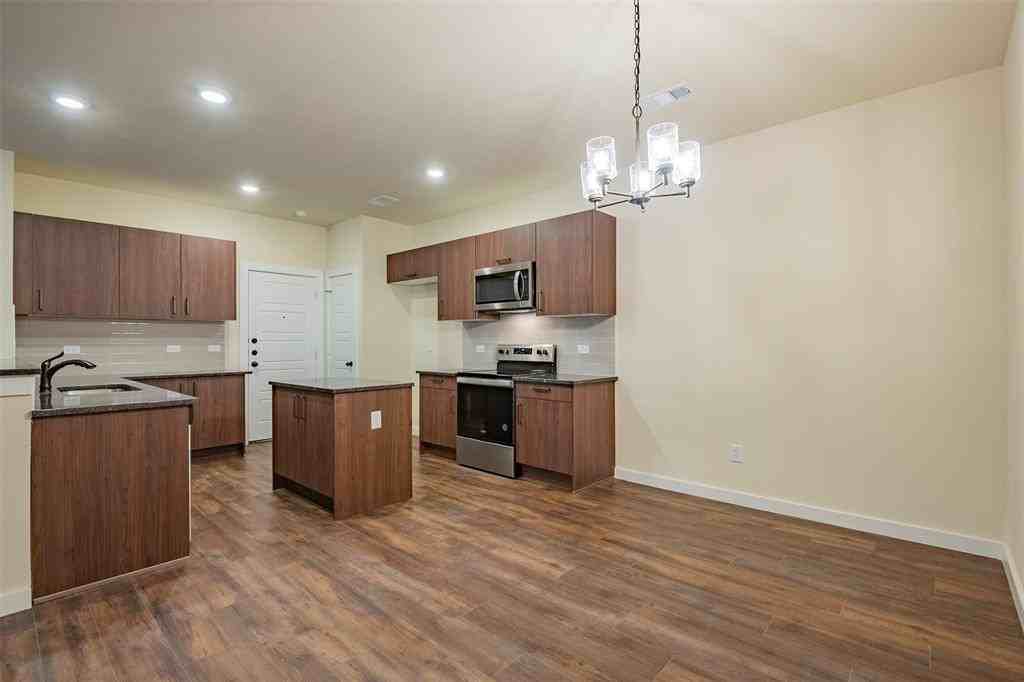 645 Blackland Dr #645 - Photo 5 of 23