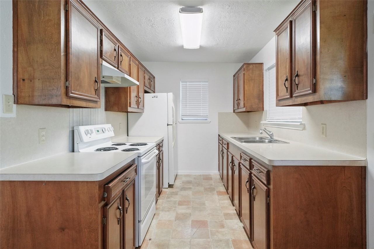 18121 Atkinson Ln #18121 - Photo 3 of 43