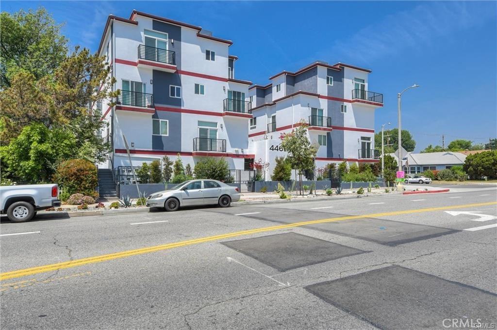 4461 Tujunga Ave #4461-102 - Photo 3 of 50