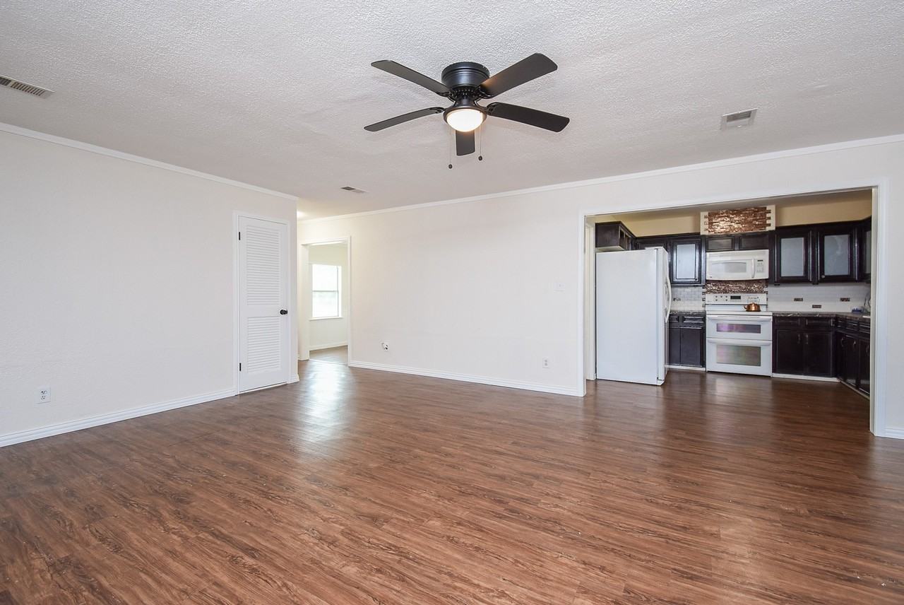 2847 County Road 510a #2847 - Photo 4 of 32