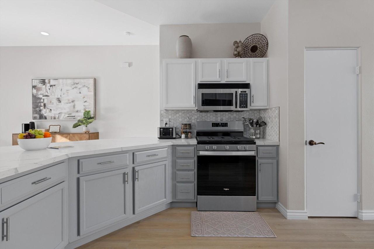 53445 Eisenhower Dr #53445 - Photo 3 of 33