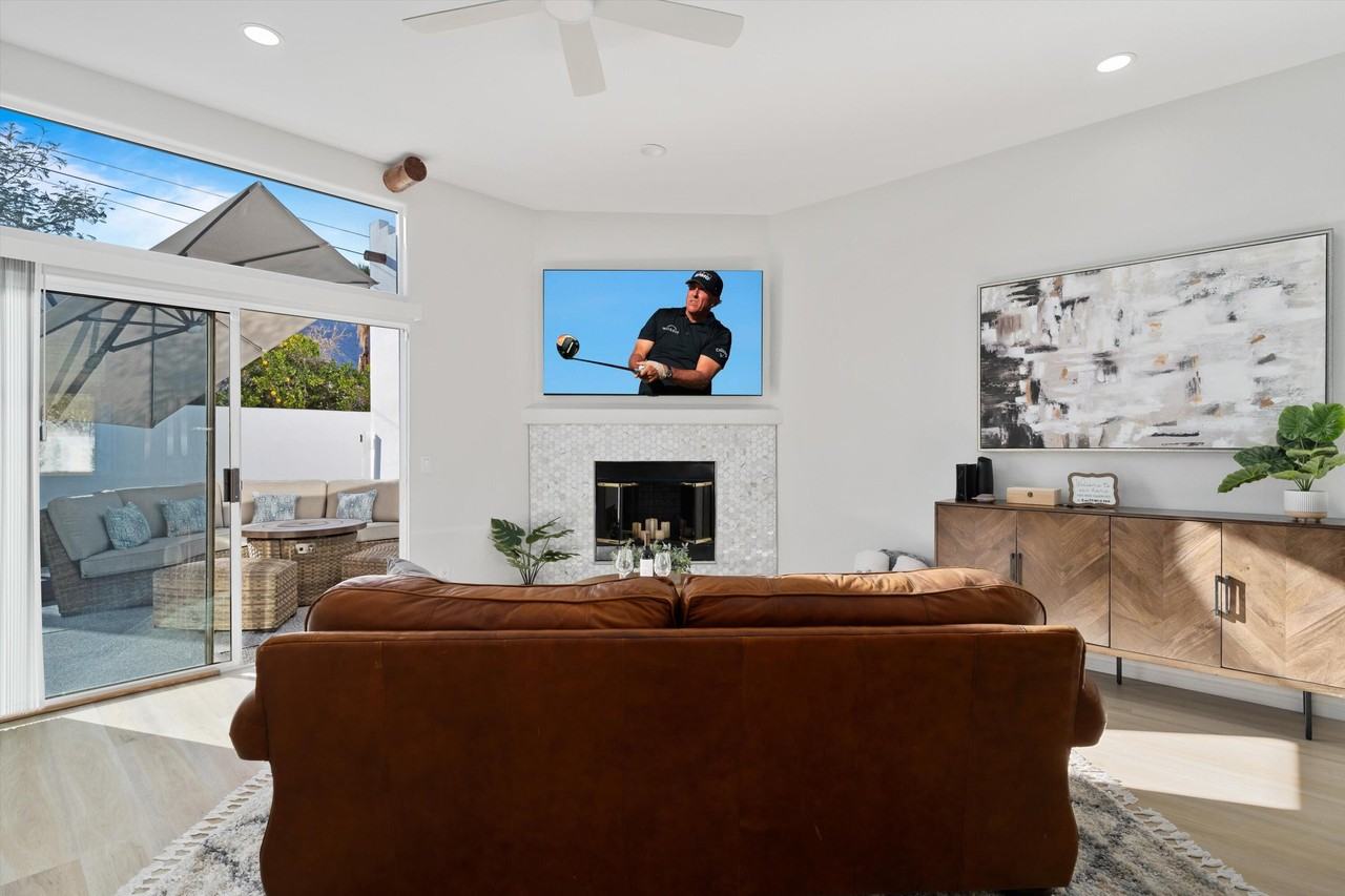 53445 Eisenhower Dr #53445 - Photo 5 of 33