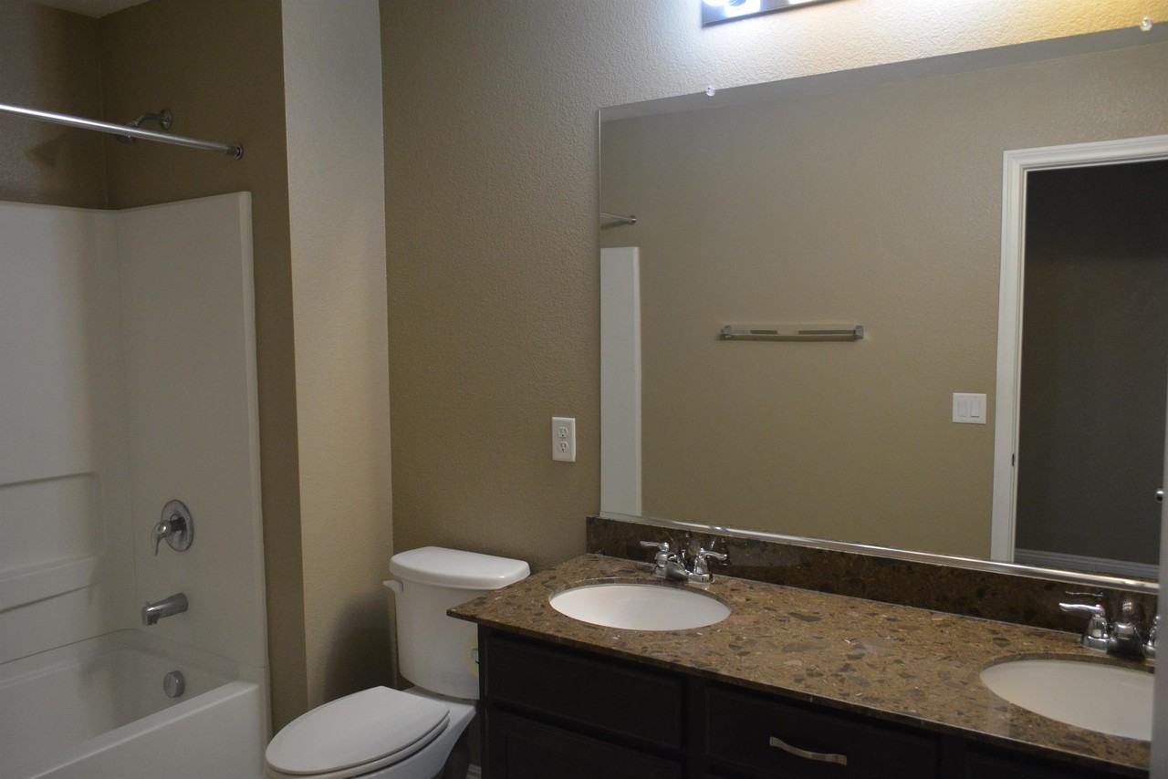 3013 Camino Sereno Ave #1 - Photo 6 of 22