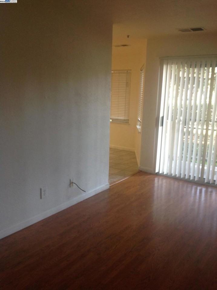 4721 Nicol Cmn #4721 - Photo 2 of 7