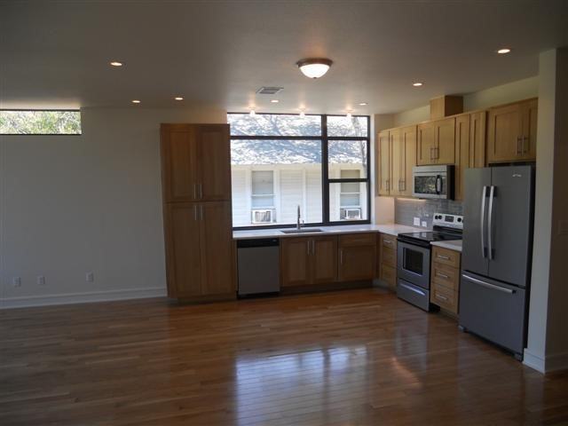 2800 San Pedro St #2800A - Photo 5 of 12