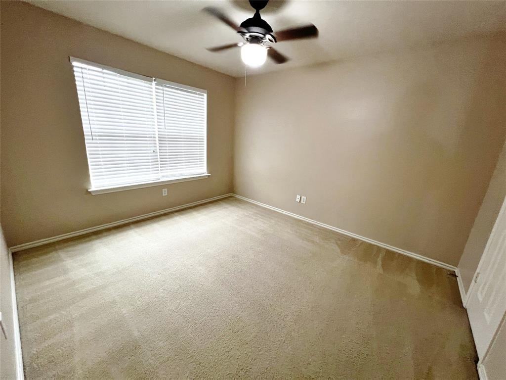 1502 Nightingale Ln #1502