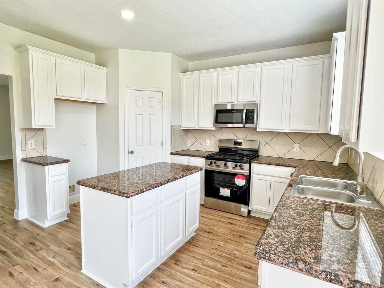 18 Old Presidio Dr #18 - Photo 6 of 43