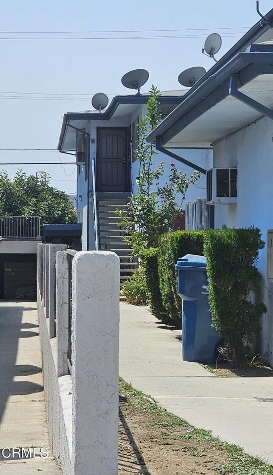 1710 Vine St #1710H - Photo 4 of 13