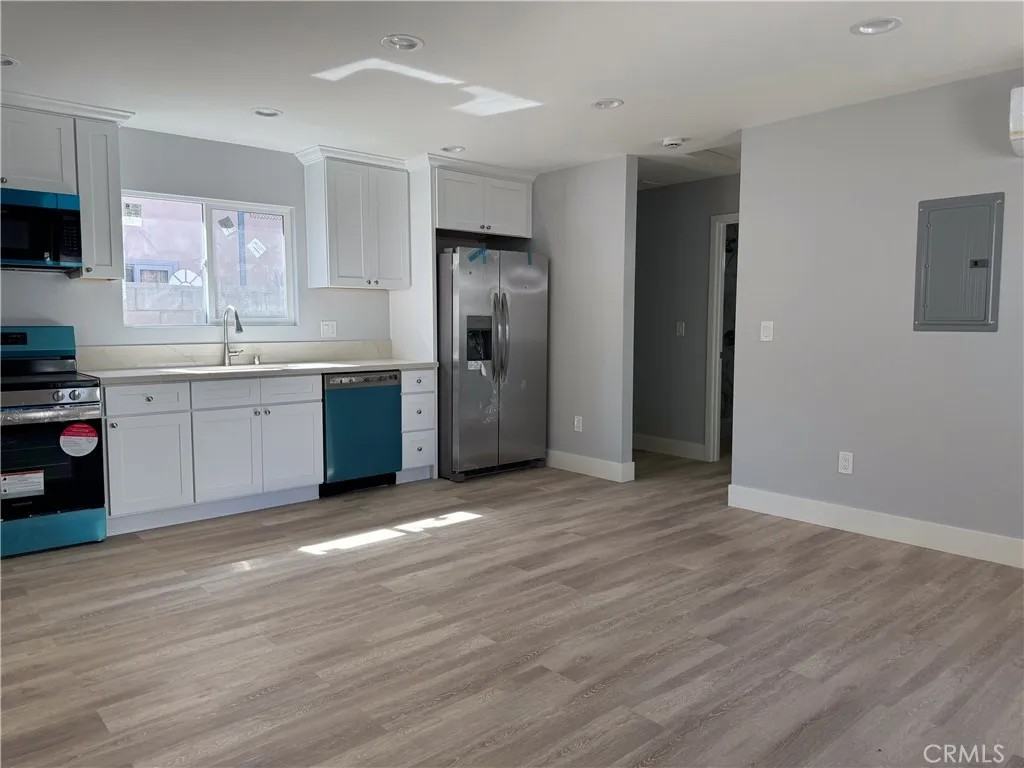 641 Ward St #641 - Photo 4 of 19