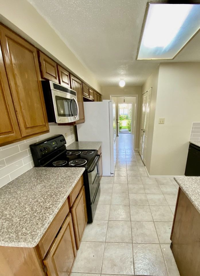 8323 Wednesbury Ln #8323 - Photo 4 of 29