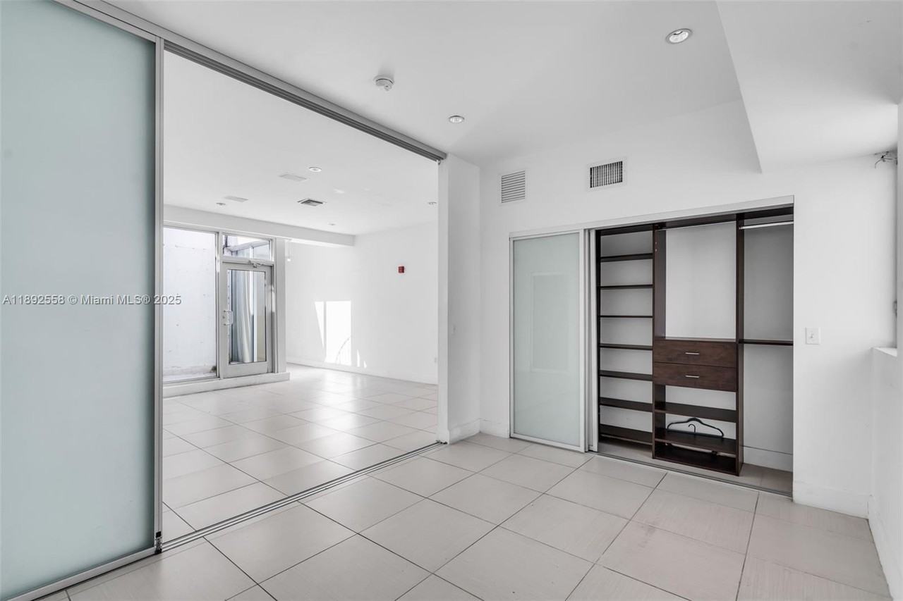 229 8th St #229C - Photo 5 of 21