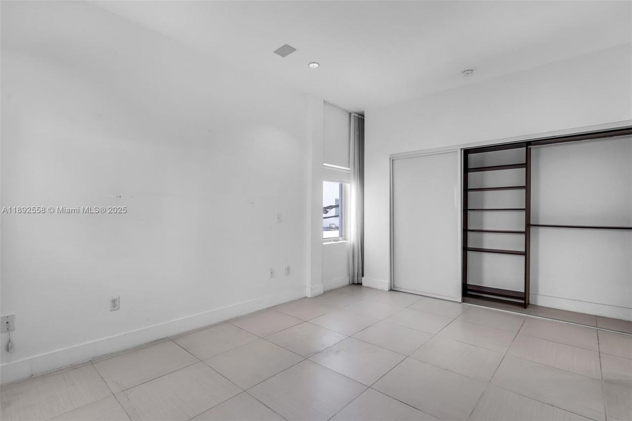 229 8th St #229C - Photo 7 of 21