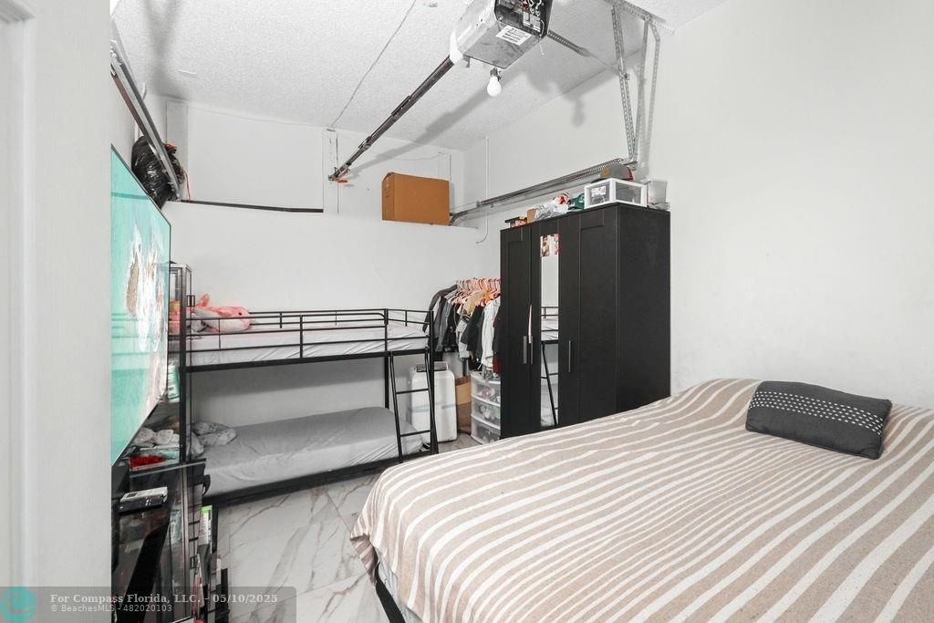 4812 Nw 19th St #4812 - Photo 3 of 27