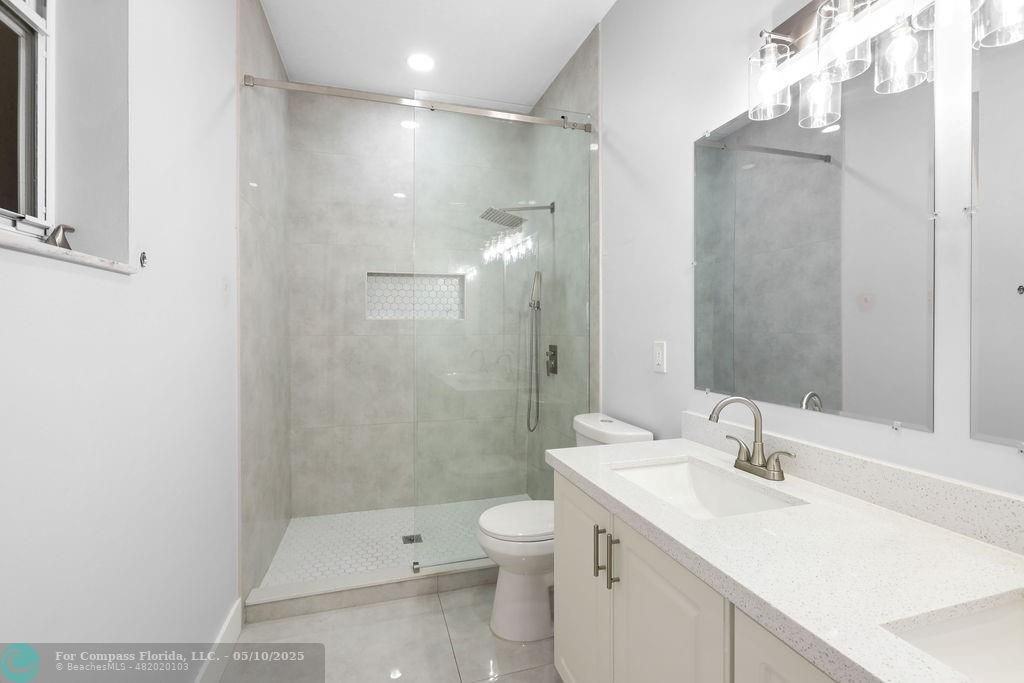 4812 Nw 19th St #4812 - Photo 4 of 27