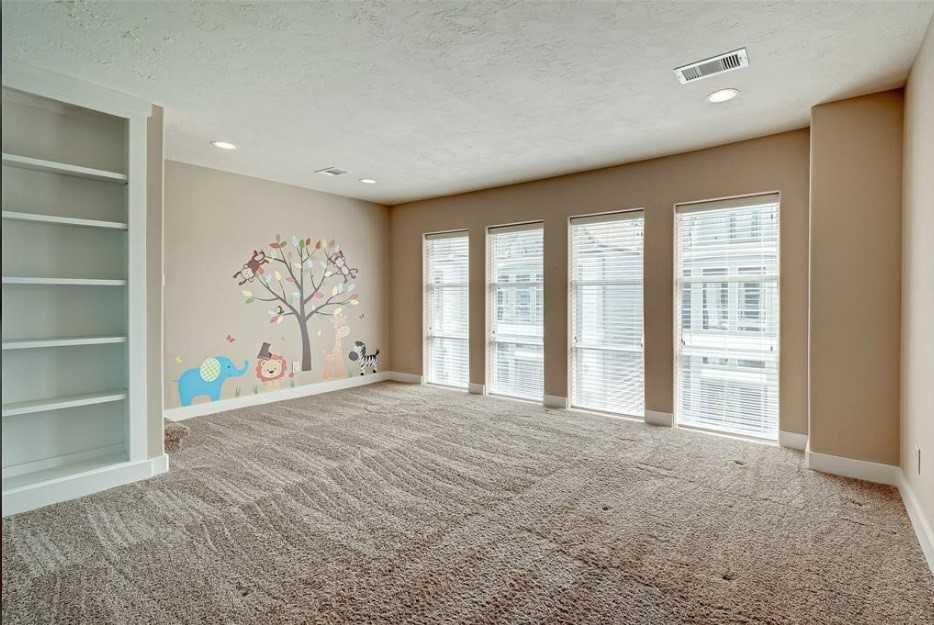 1215 Wentworth St #1215 - Photo 3 of 23