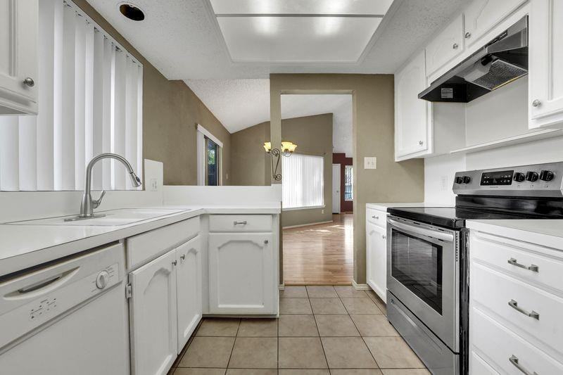 1105 Cloudcrest Ct #1105 - Photo 5 of 17