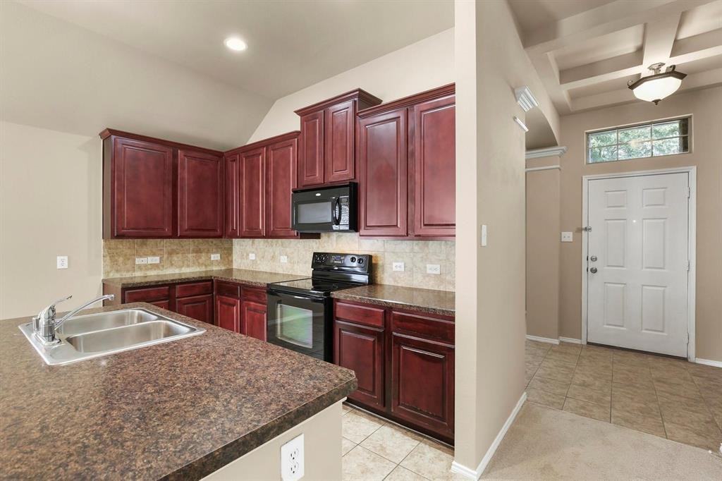 5121 Blackwood Dr #5121 - Photo 4 of 16