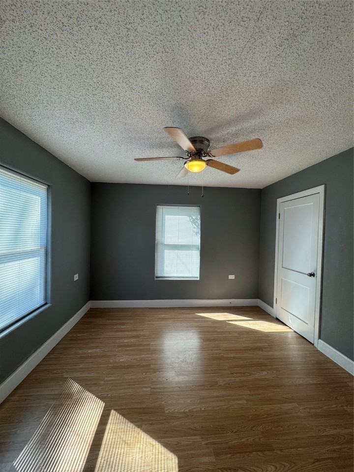 1747 5th St #1747AB - Photo 4 of 28