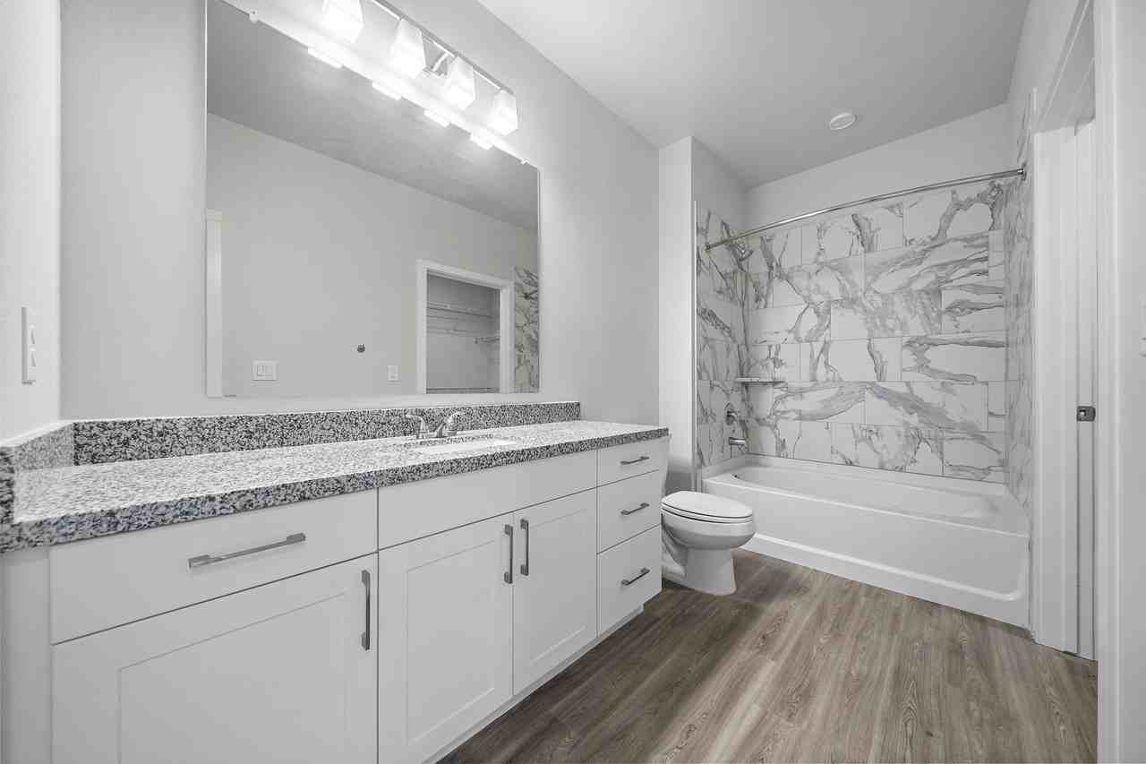 19815 Kenswick Dr - Photo 2 of 9