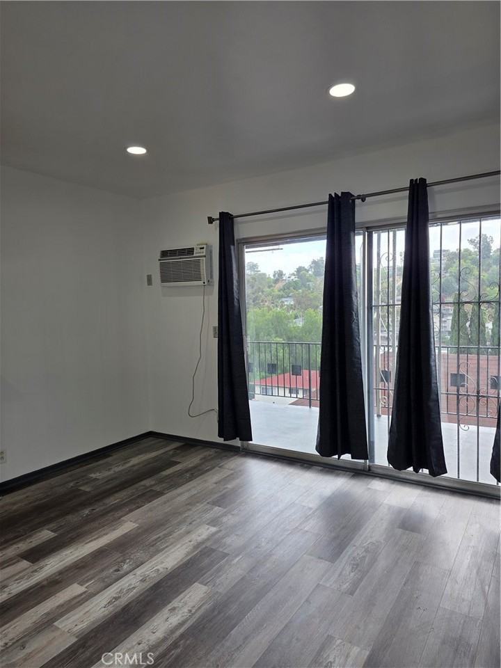 2257 Ewing St #2257-5 - Photo 3 of 10