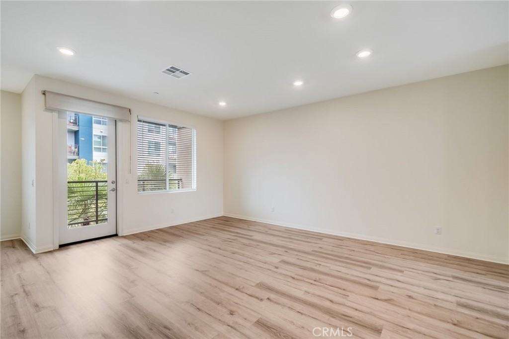 130 Unity #130 - Photo 2 of 27