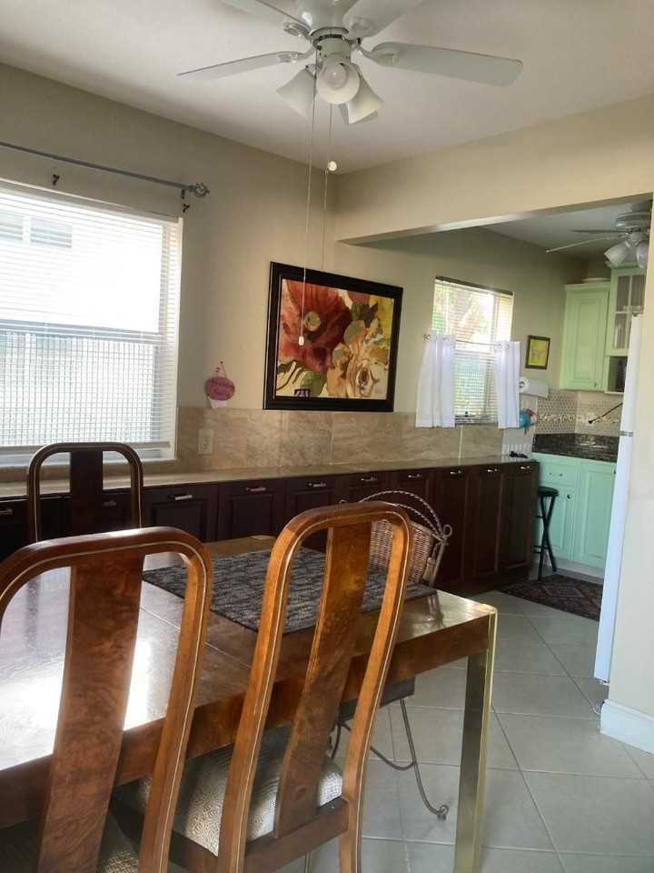 445 Saxony J #445-445 - Photo 3 of 10