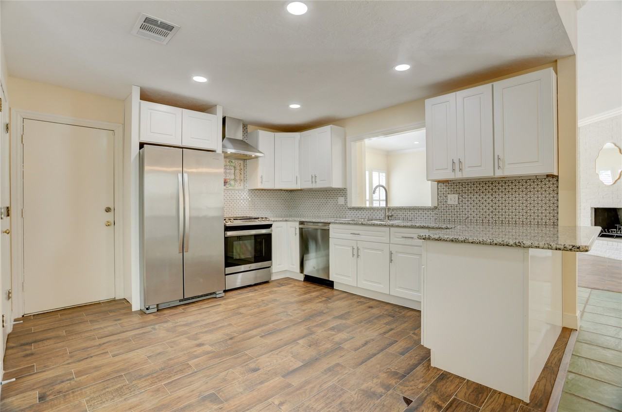 15 Bendwood Dr #15 - Photo 5 of 27