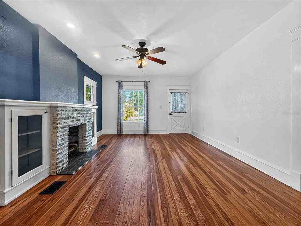 1016 Washington Ave #1016 - Photo 4 of 50