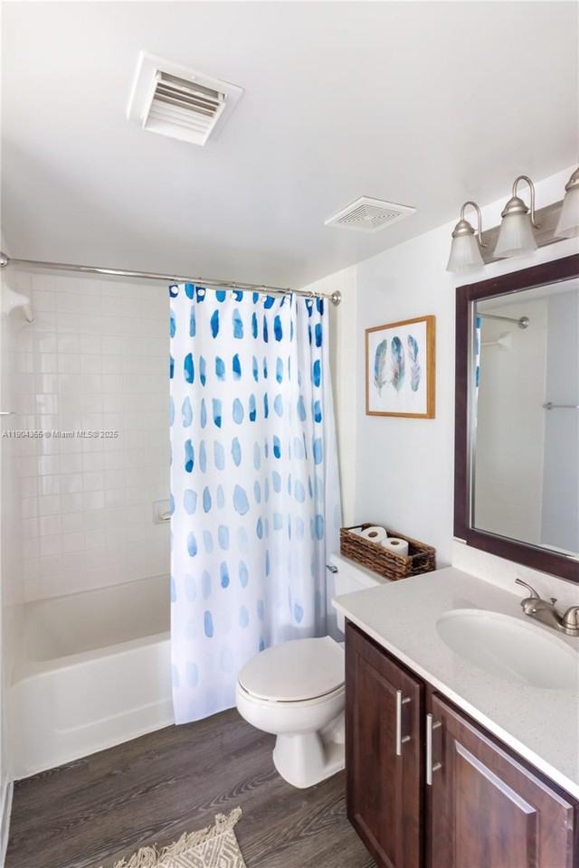 17200 Nw 64th Ave - Photo 4 of 50