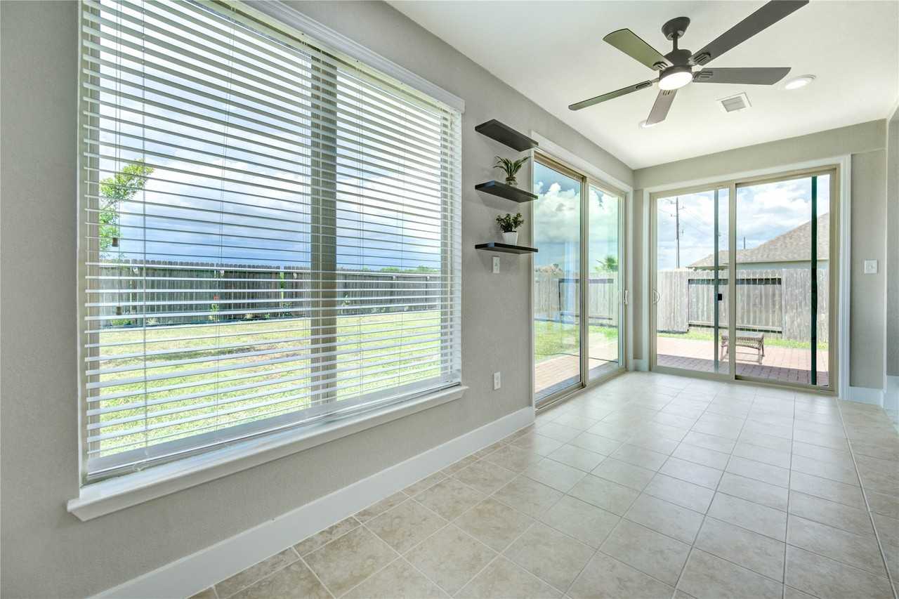 5435 Baronet Dr #5435 - Photo 5 of 40